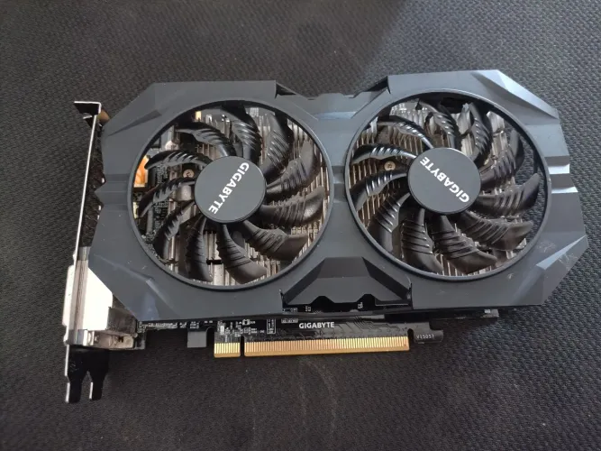 Placa de vídeo GTX 950 2 gb 