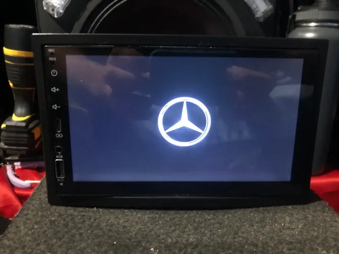 Multimídia original da Mercedes bens 2024