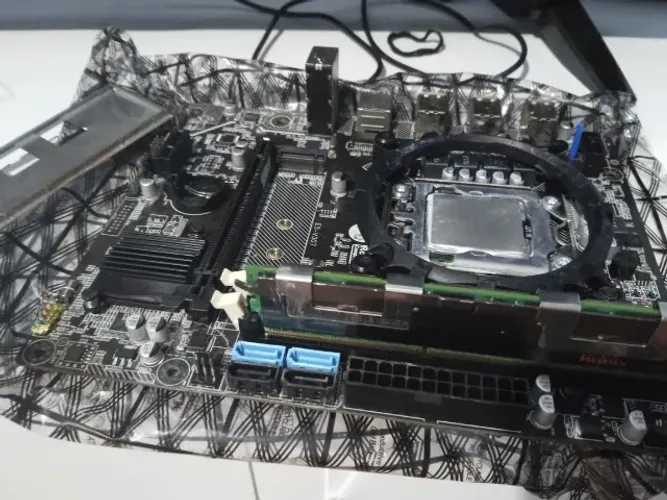 Kit X79 Xeon DDR3 16GB, defeito
