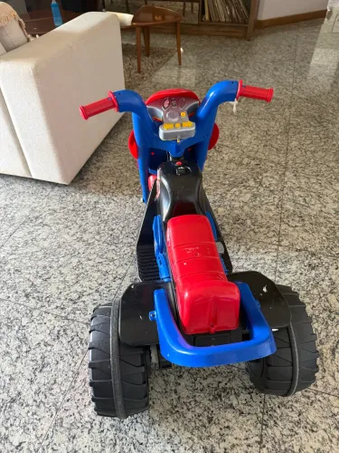 Trisciculo elétrico infantil