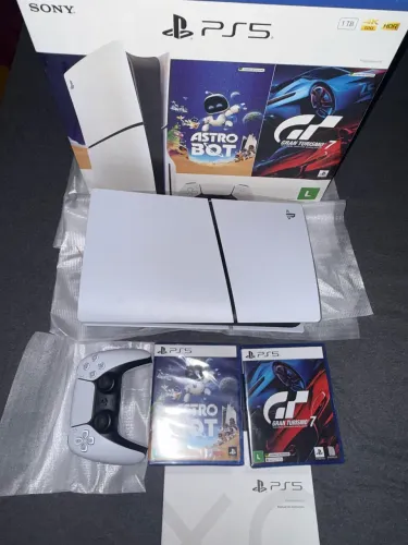VENDO PS5 1 TB, com leitor de disco.