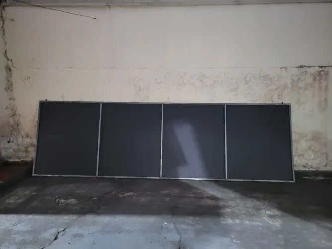 Placa para fachada comercial