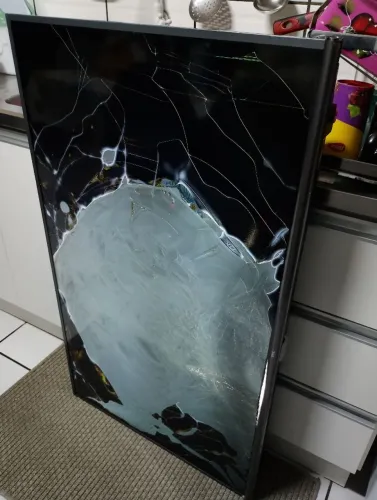 Tv Tcl 50p8m funcionando tela rachada