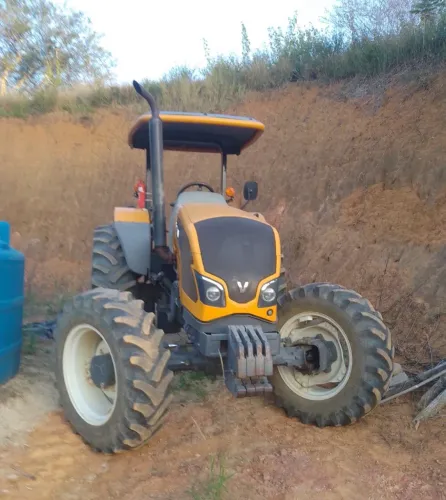 Trator Valtra A800r