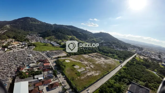 Terreno à venda em Rio Caveiras, Biguaçu - SC