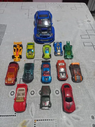 mini carrinhos todos metais