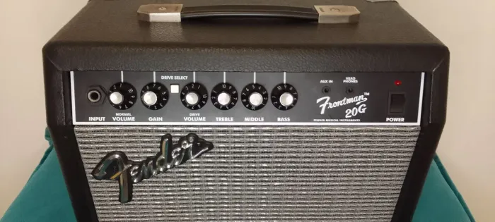 Amplificador Fender frontmam 20