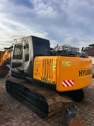 Escavadeira Hyundai 14 toneladas