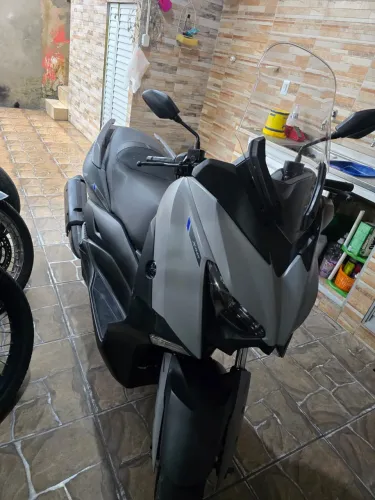 Vendo Xmax super conservado 