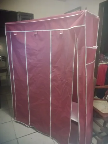 Vendo guarda roupa portátil 