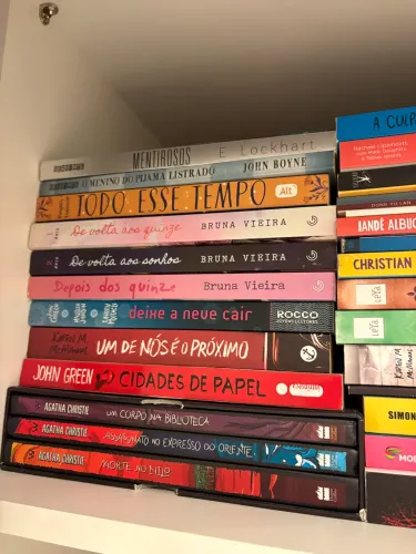 Variedade de livros preço único