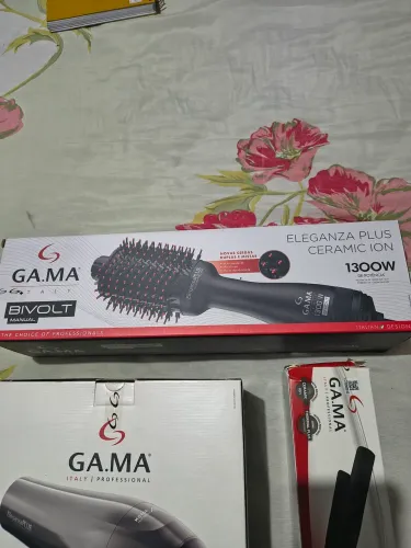 Vendo prancha, secador, e escova que seca e escova , todas profissional, e com garantia.