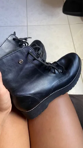 Bota estilo coturno