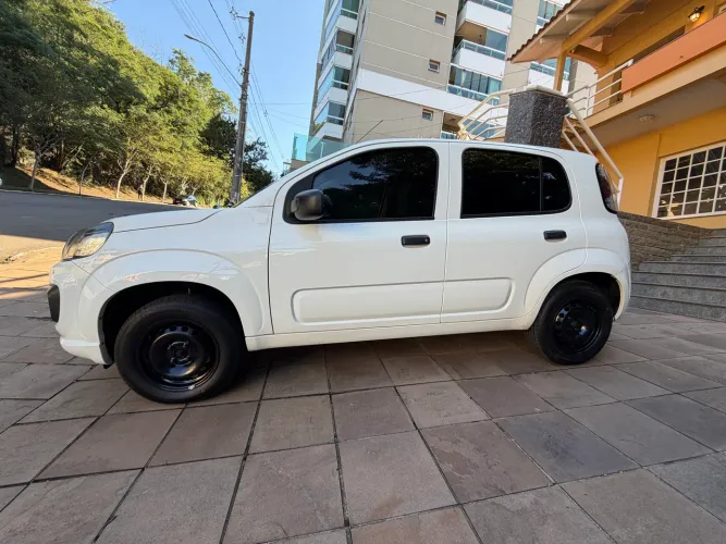 Fiat Uno Attractive 1.0 EVO Fire Flex 8V 5P 2019