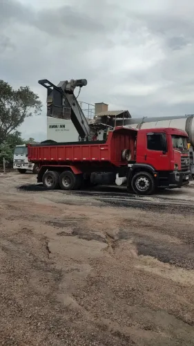 CAMINHÃO CAÇAMBA 
