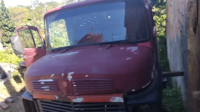 Cabine Mercedes-Benz Teto Alto 81