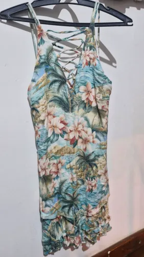Vestido Farm alcinhas, estampa florestal