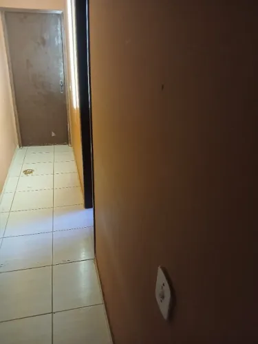 Casa na vendinha, 3 quartos ,área de serviço, área do lado da casa,local bem localizado.