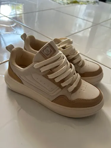 Tênis Feminino Di Passo Branco e Bege Nº 35 - Usado Apenas Uma Vez