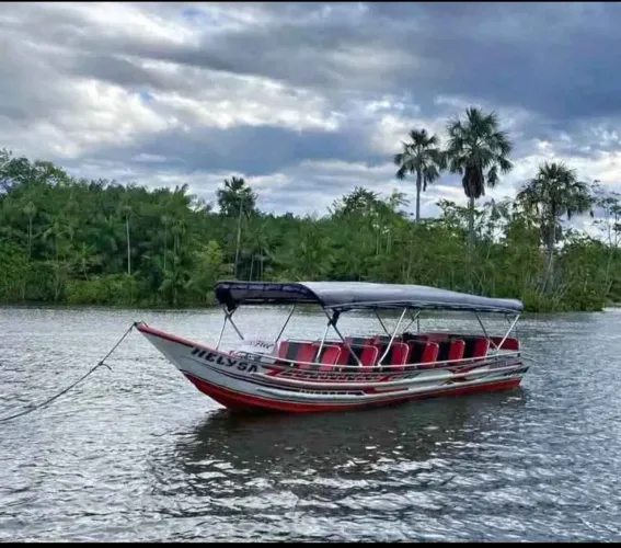 Lancha de 8 metros completa