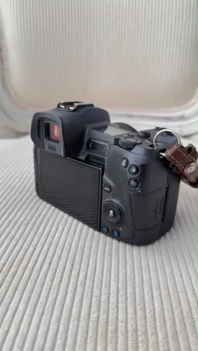 Canon Eos R (2 baterias) + Lentes 50mm / 35mm