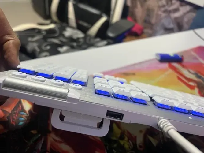 Teclado Mecânico para Jogos de Baixo Perfil RGB Branco - Logitech - G815