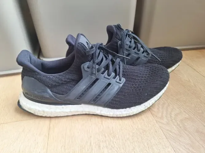 Tênis Preto modelo Boost masculino Torsion System