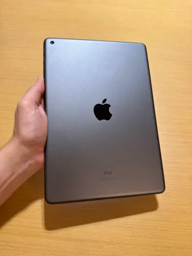 Apple iPad 8, perfeito estado, único dono.