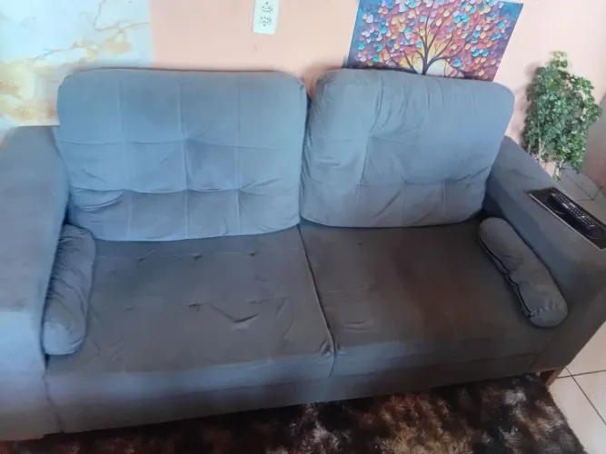 Troco sofá retro em um sofá retrátil, tem apenas 8 meses de uso , bem conservado !!!