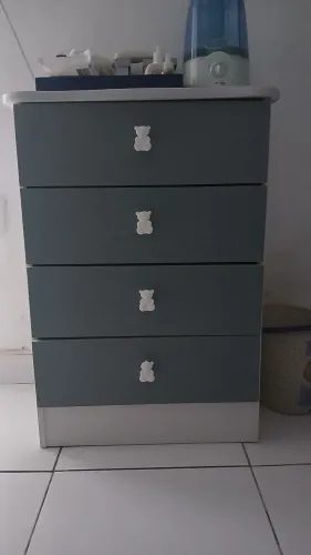 Vendo kit de comoda e guarda roupa infantil