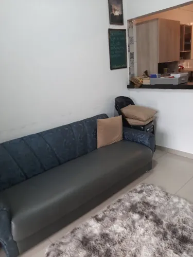 Sofá em couro sintético