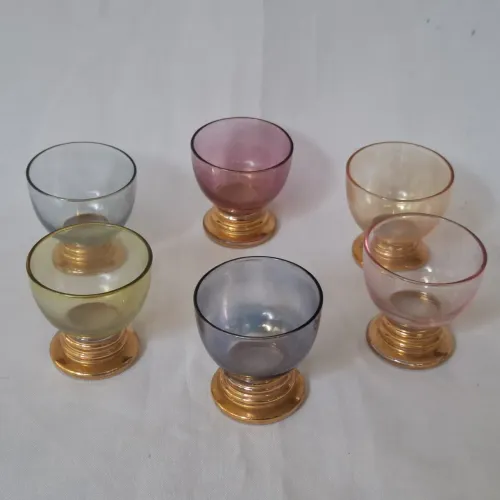 6 TAÇAS PEQUENAS PARA LICOR ANOS 60