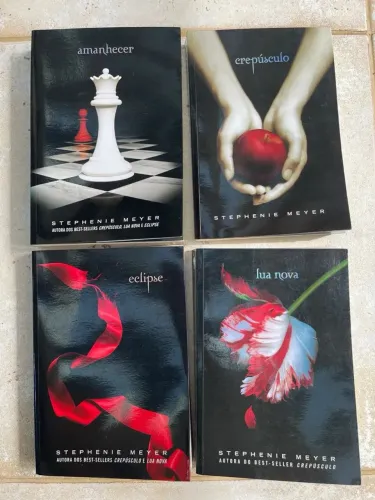 4 Livros Saga Crepúsculo/ Amanhecer/Lua Nova
