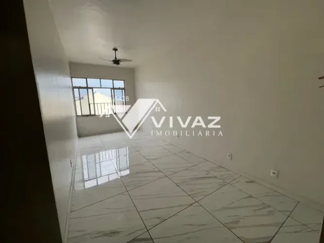 Excelente Apartamento com 02 Quartos em Madureira