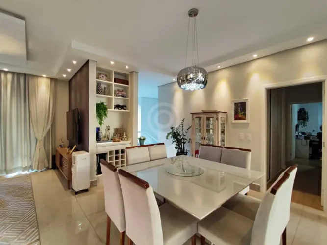 Casa em Condomínio : / Residencial / Parque das Laranjeiras