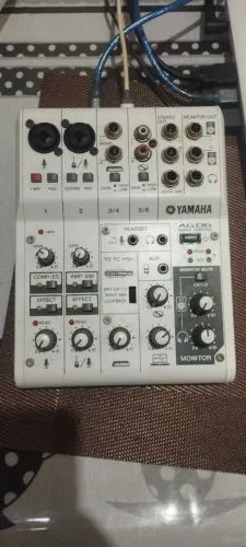Mesa de som/placa de áudio Yamaha ag06