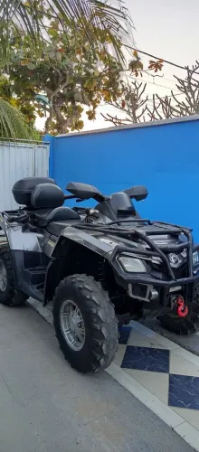 Quadriciclo can am 800cc 4x4