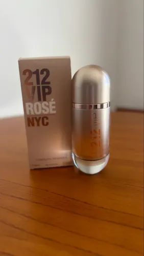 Vendo Perfume - 212 VIP Rosé - Carolina Herrera 80ml