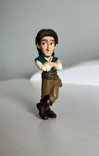 miniatura flynn rider enrolados banpresto