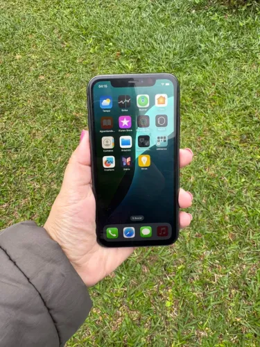 iPhone 11 preto 64gbs