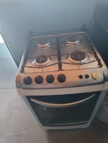 Vendo fogão elétrico 4 bocas Eletrolux 