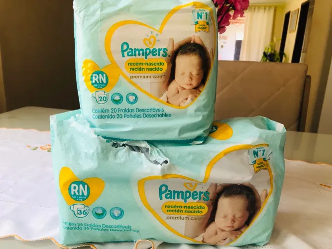 Fralda RN Pampers 