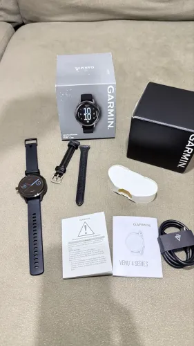 Garmin Venu 4 - 1 mês de uso - Completo na caixa + pulseira extra