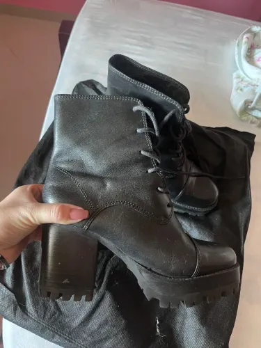 Bota Schutz Coturno  tamanho 35