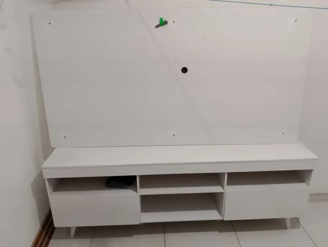 Vando um Rak com painel de parede . tv até 75 polegadas