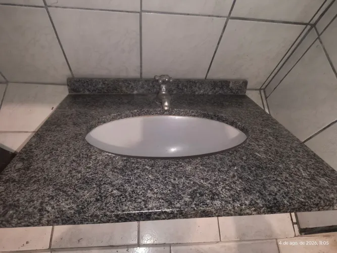 Vendo pia de banheiro mármore