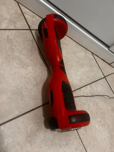 Hoverboard Skate Eletrico 6.5 Led Bluetooth Vermelho com carregador s/ a bateria