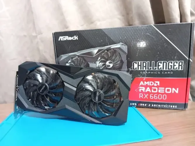 Placa De Vídeo ASRock Radeon RX 6600 8gb Dual Fan - Pouco Uso