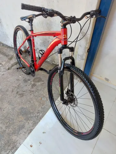 Bicicleta Oggi Hacker Sport Aro 29 kit Shimano