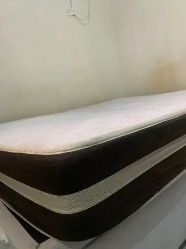 Cama casal com colchão + Box Baú